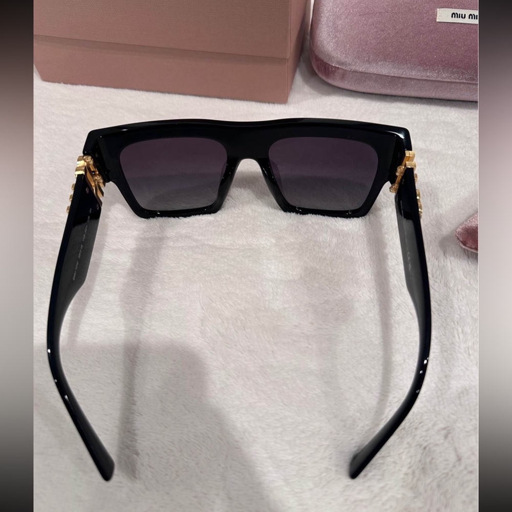 Miu Miu Glimpse Sunglasses View 5